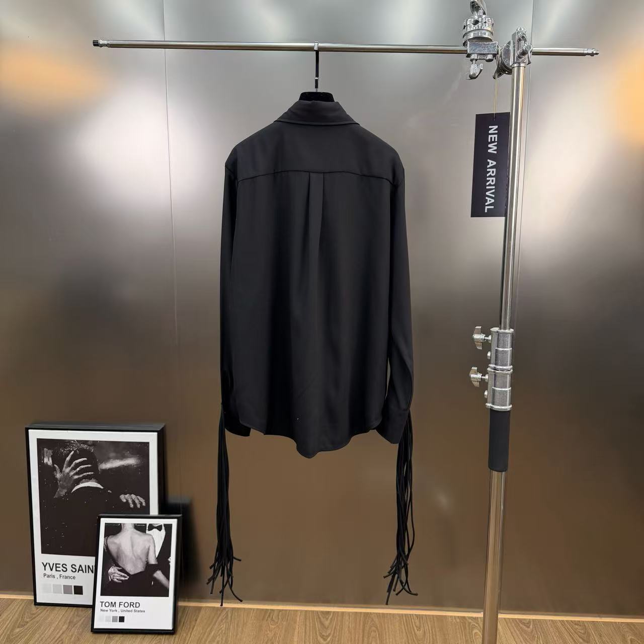 Metal buckle white top